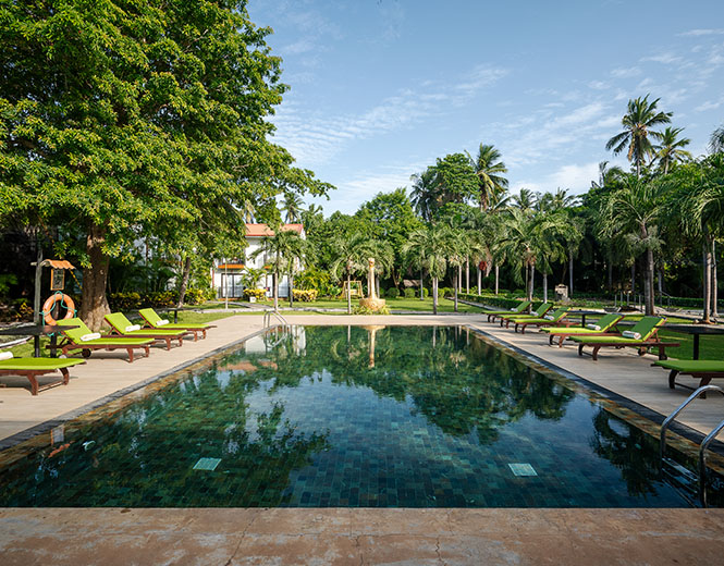 Swimming pool and garden at Fox Jaffna heritage boutique hotel